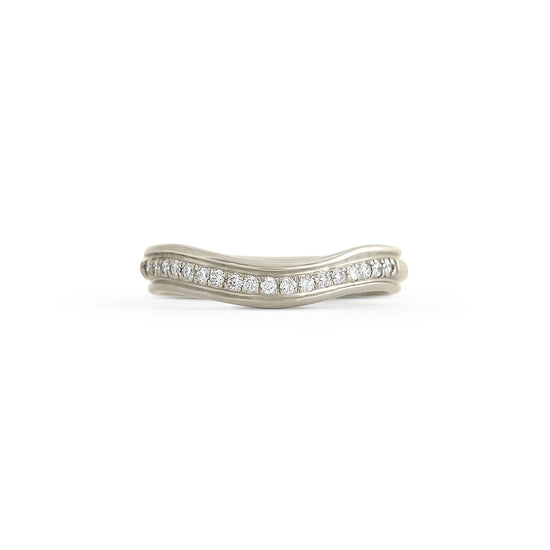Front view of Cornice Band / Soft Curve + Diamonds