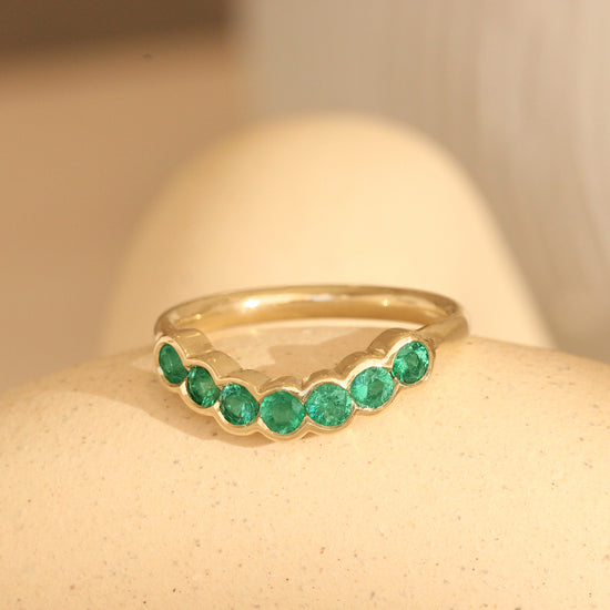 Cloud Band / Contour + Round Emeralds