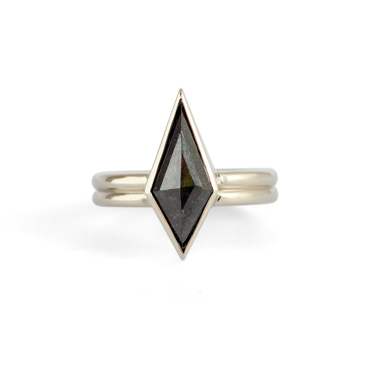 Front view of Duo Ring / Kite Salt & Pepper Diamond