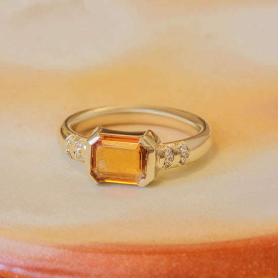 Ellipse Ring / Orange Portrait Cut Sapphire + Diamonds