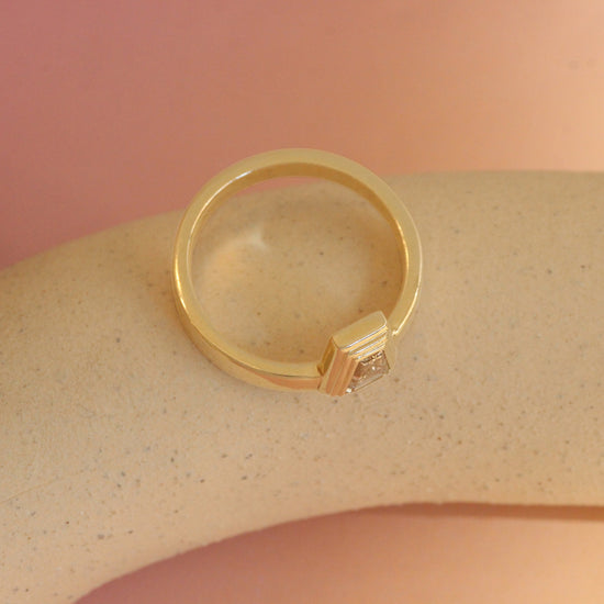 Horizon Step Ring / Champagne Baguette Diamond