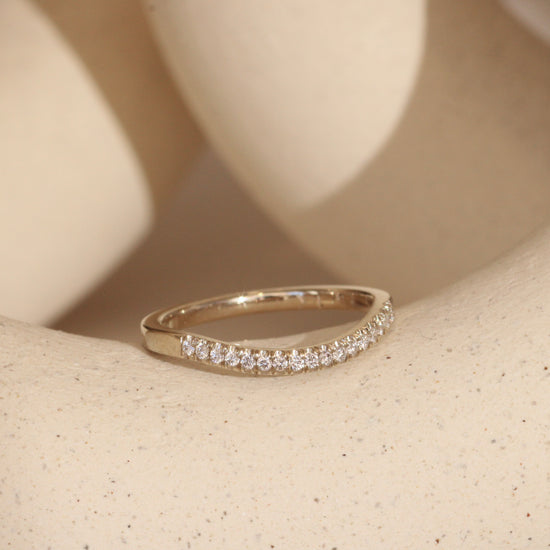 Curve Flat Band / Soft + Diamonds