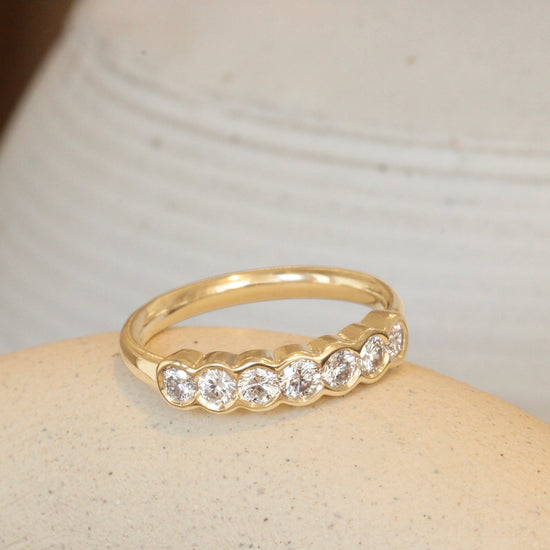 Cloud Band / Straight Round Diamonds